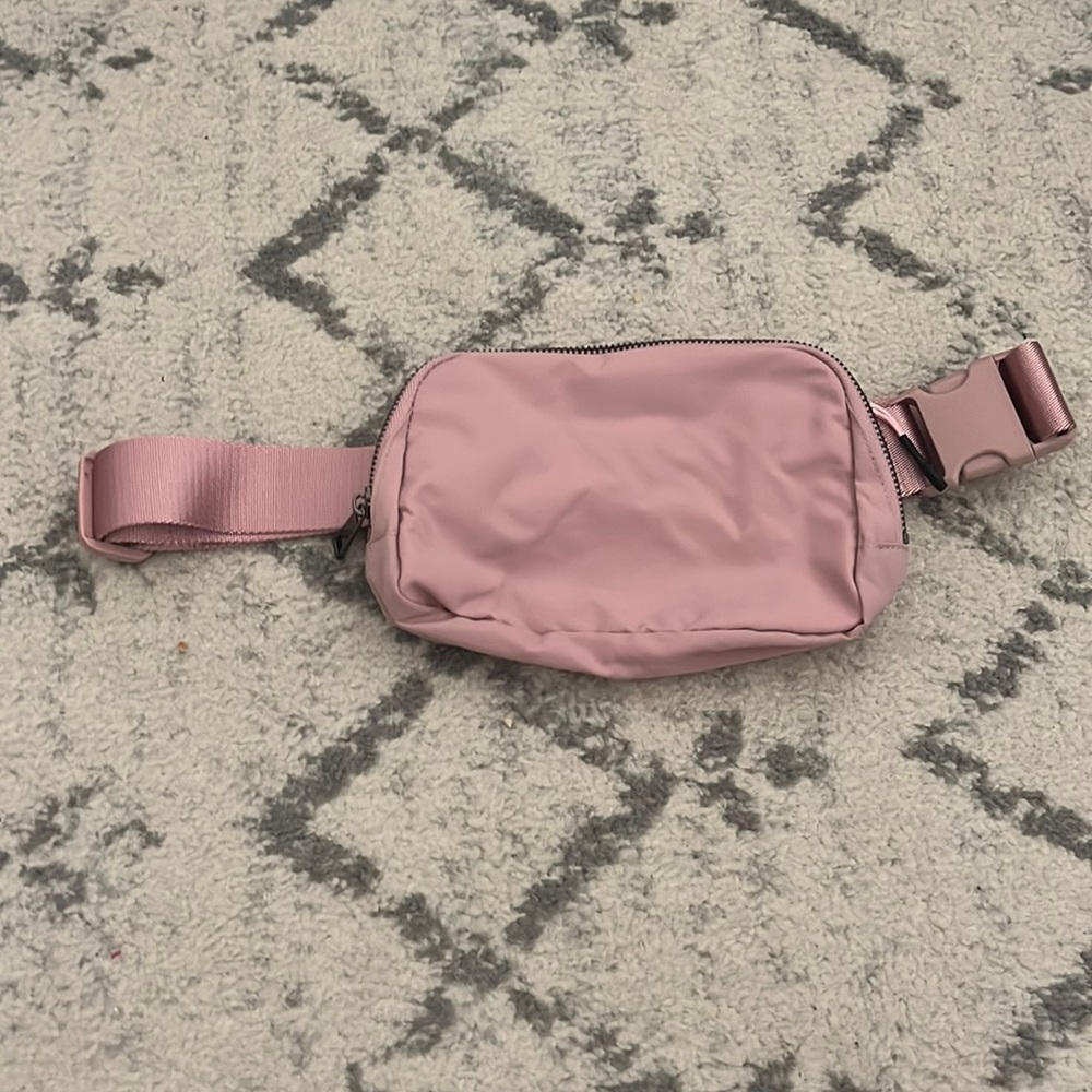 NWOT Shoulder bag